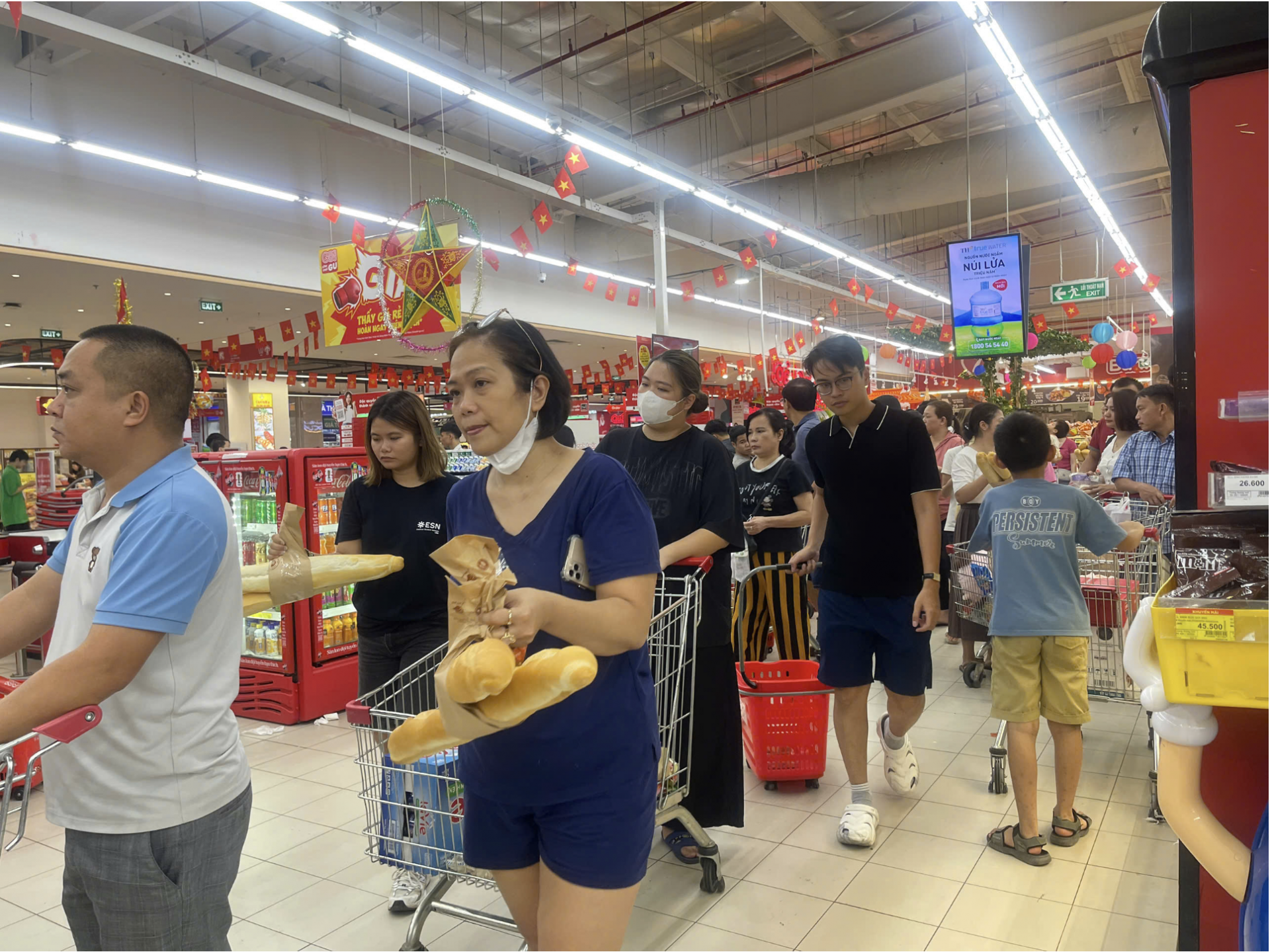 “Bài toán kép” giữa tăng trưởng và kiểm soát giá “Bài toán kép” giữa tăng trưởng và kiểm soát giá