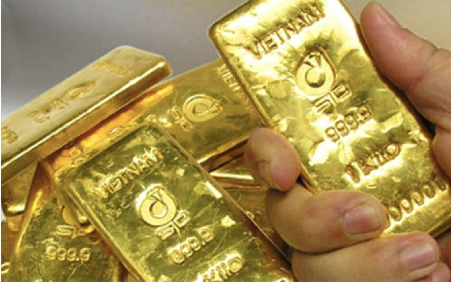 Giá kim loại hôm nay 9/9: Vàng trong nước tăng nhẹ, thép và bạc cùng đi lên