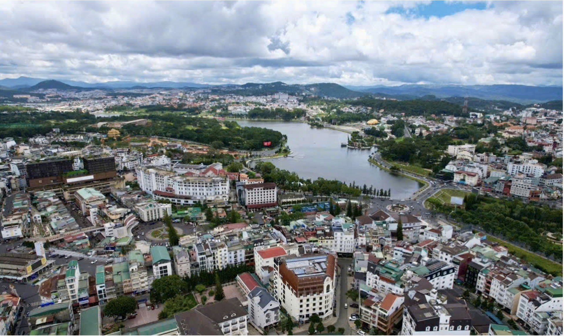 Một góc đô thị Đà Lạt Một góc đô thị Đà Lạt