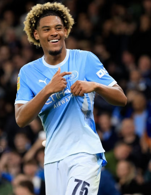 Tài năng 17 tuổi lập cú đúp, Man City đại thắng tại Cúp Liên đoàn Anh Tài năng 17 tuổi lập cú đúp, Man City đại thắng tại Cúp Liên đoàn Anh