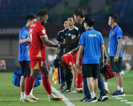 Xuân Son nghẹn ngào chia tay FIFA ASEAN Cup 2026