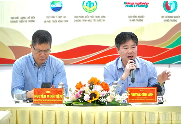 Đẩy mạnh quảng bá, số hóa và kết nối thị trường cho sản phẩm làng nghề Đẩy mạnh quảng bá, số hóa và kết nối thị trường cho sản phẩm làng nghề