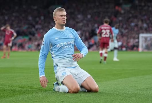 Man City vượt qua "bão lửa" tại Anfield