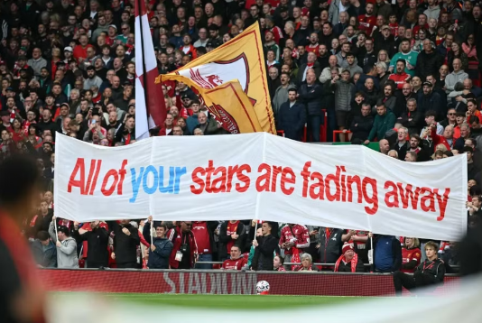 Man City vượt qua "bão lửa" tại Anfield