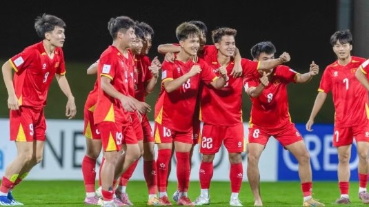 Bóng đá Việt Nam lập kỳ tích ấn tượng