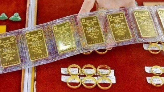 Giá vàng ngày 23/10: Giá vàng thế giới lao dốc mạnh