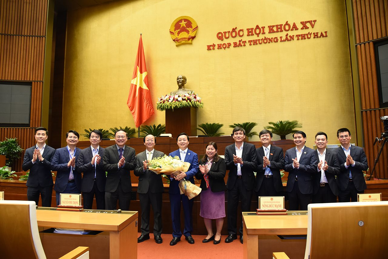 Phó Thủ tướng Chính phủ Trần Hồng Hà: Vấn đề tài nguyên, môi trường, biến đổi khí hậu... là tâm huyết và trách nhiệm suốt đời Phó Thủ tướng Chính phủ Trần Hồng Hà: Vấn đề tài nguyên, môi trường, biến đổi khí hậu... là tâm huyết và trách nhiệm suốt đời