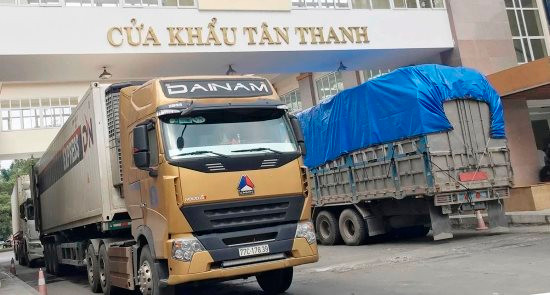 Từ ngày mai, xe hàng Việt Nam được đi thẳng sang Trung Quốc Từ ngày mai, xe hàng Việt Nam được đi thẳng sang Trung Quốc