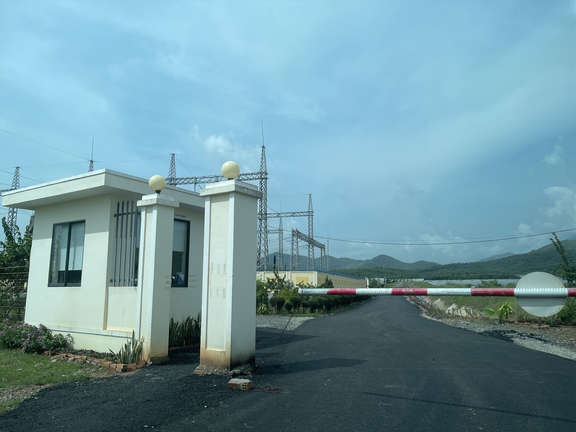 Khánh Hòa nói gì vụ điện mặt trời ngàn tỉ chồng lấn quy hoạch đất rừng?