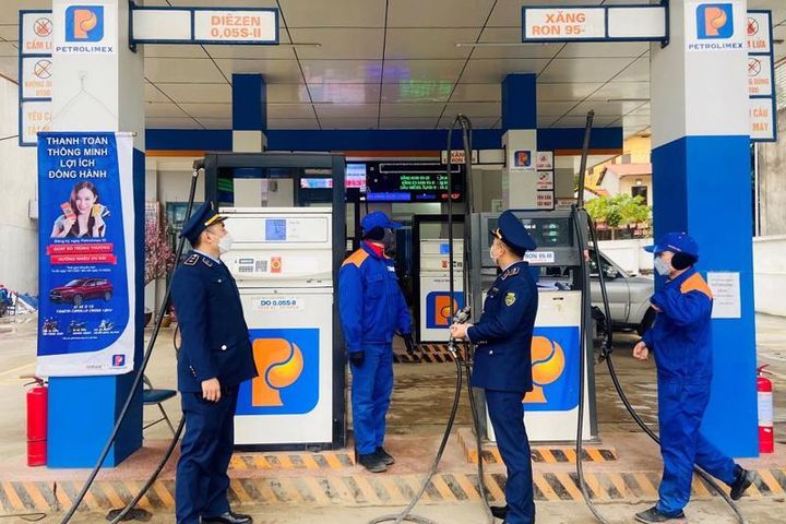 Giám sát hoạt động kinh doanh xăng dầu dịp Tết Nguyên đán 2023 Giám sát hoạt động kinh doanh xăng dầu dịp Tết Nguyên đán 2023