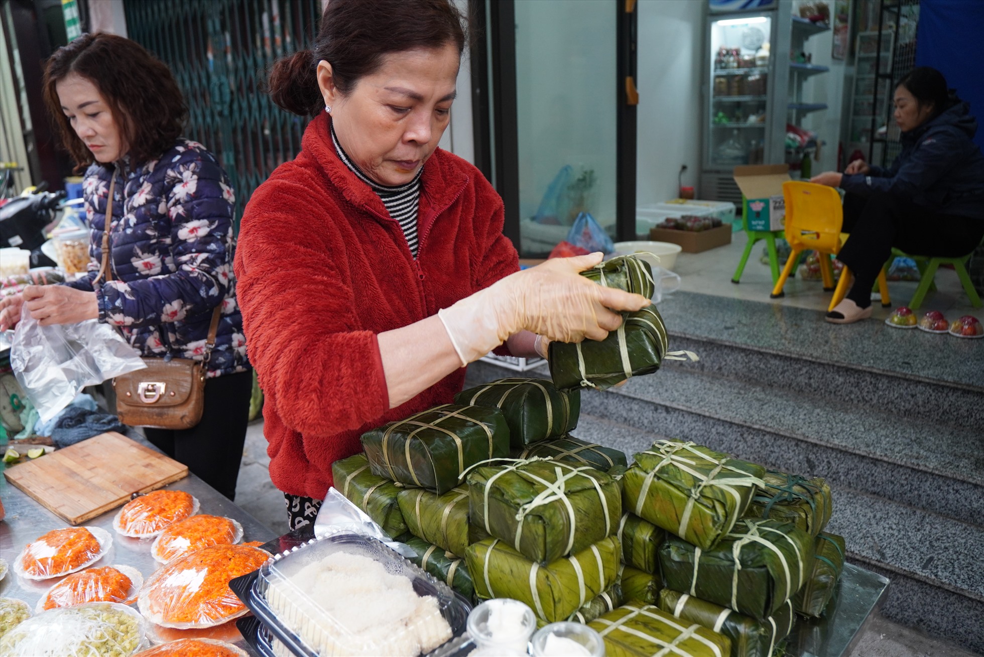 Bánh chưng, hương vị không thể thiếu trong ngày Tết. Ảnh: Hữu Chánh