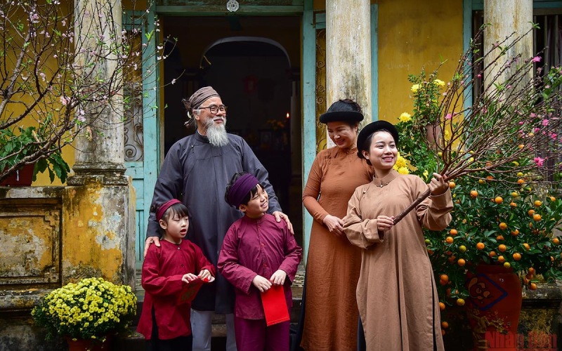 Chúc Tết đầu năm - Nét đẹp văn hóa của người Việt Chúc Tết đầu năm - Nét đẹp văn hóa của người Việt