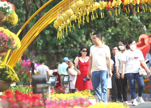 8.000 c&ocirc;ng nh&acirc;n B&igrave;nh Dương l&agrave;m việc xuy&ecirc;n Tết được trả lương &lsquo;khủng&rsquo; ảnh 2