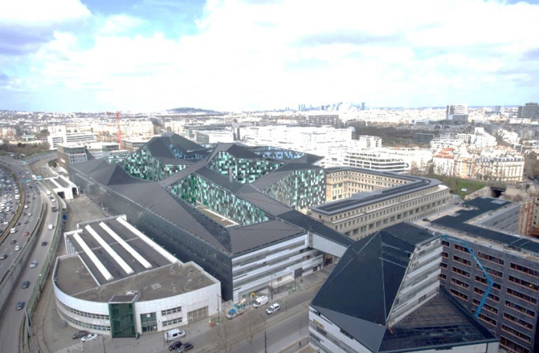 Khai thác Năng lượng Mặt trời qua Hệ mặt dựng Khai thác Năng lượng Mặt trời qua Hệ mặt dựng