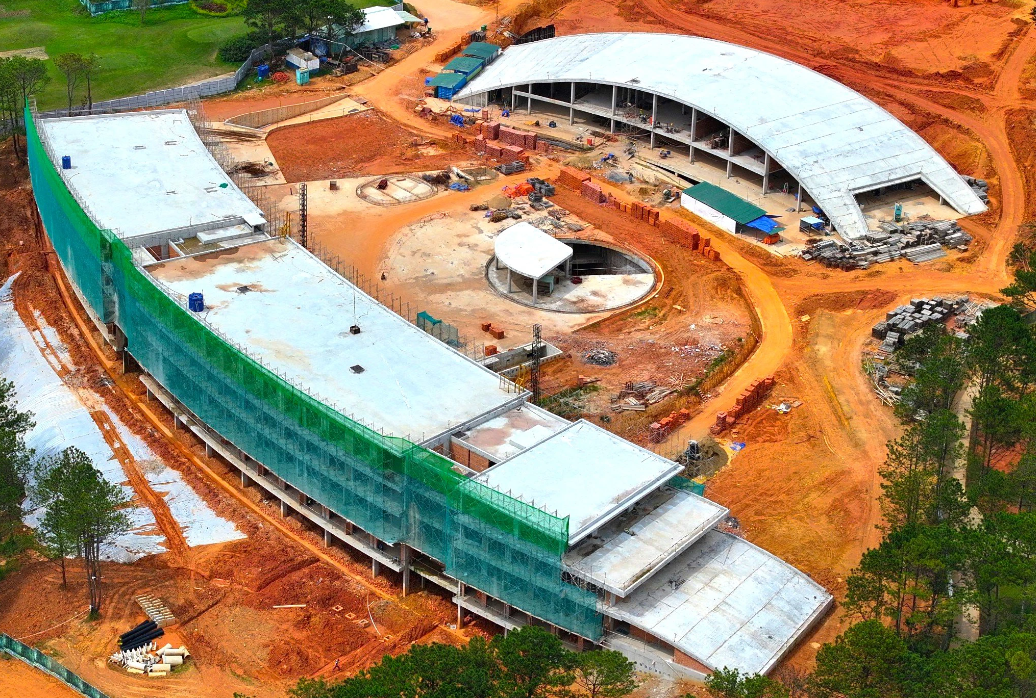 Tin bất động sản ngày 11/1: Nhiều sai phạm tại Dự án Tòa nhà CLB Golf tại Đồi Cù