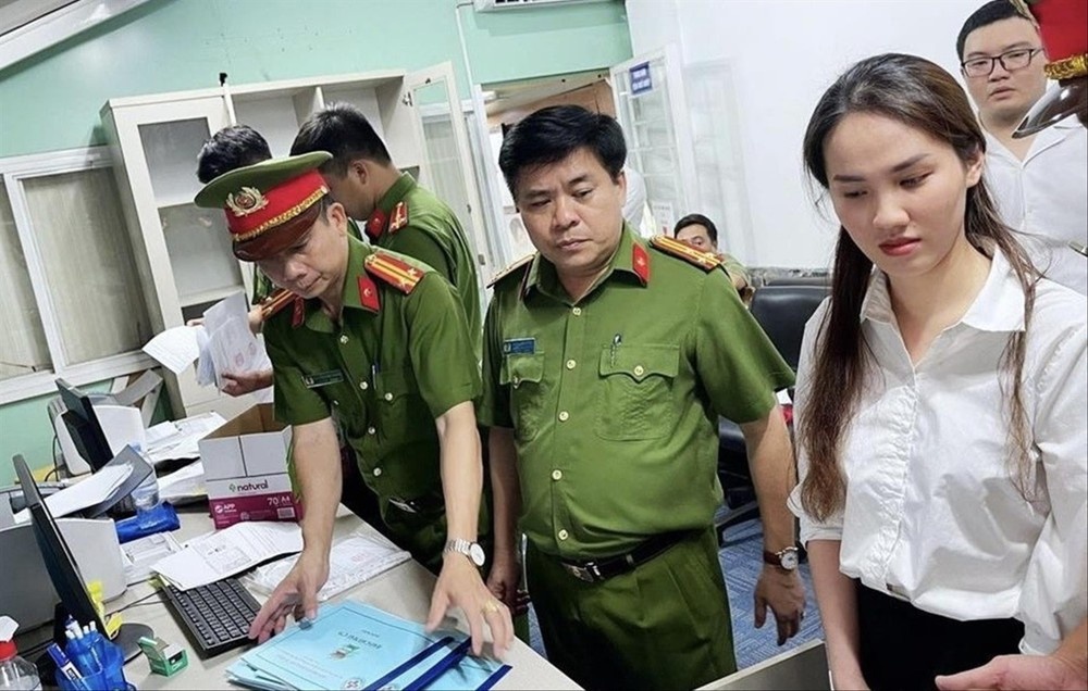 Tin ngân hàng tuần qua: Thủ tướng giao NHNN phối hợp Bộ Công an ngăn chặn tín dụng đen Tin ngân hàng tuần qua: Thủ tướng giao NHNN phối hợp Bộ Công an ngăn chặn tín dụng đen