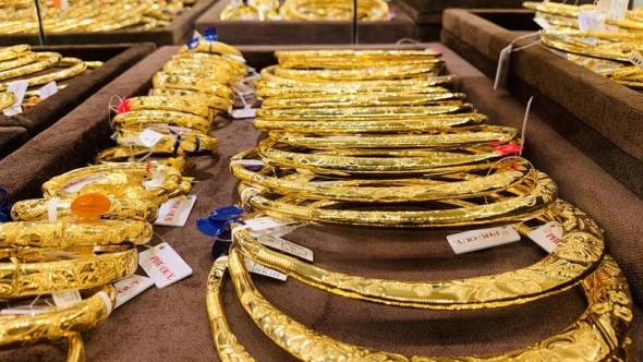 Giá vàng hôm nay 7/1: Vàng nhẫn vượt mốc 158 triệu đồng/lượng