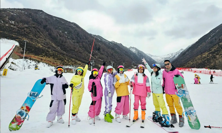 Du lịch băng tuyết tại Trung Quốc thu hút hàng trăm triệu người đăng ký