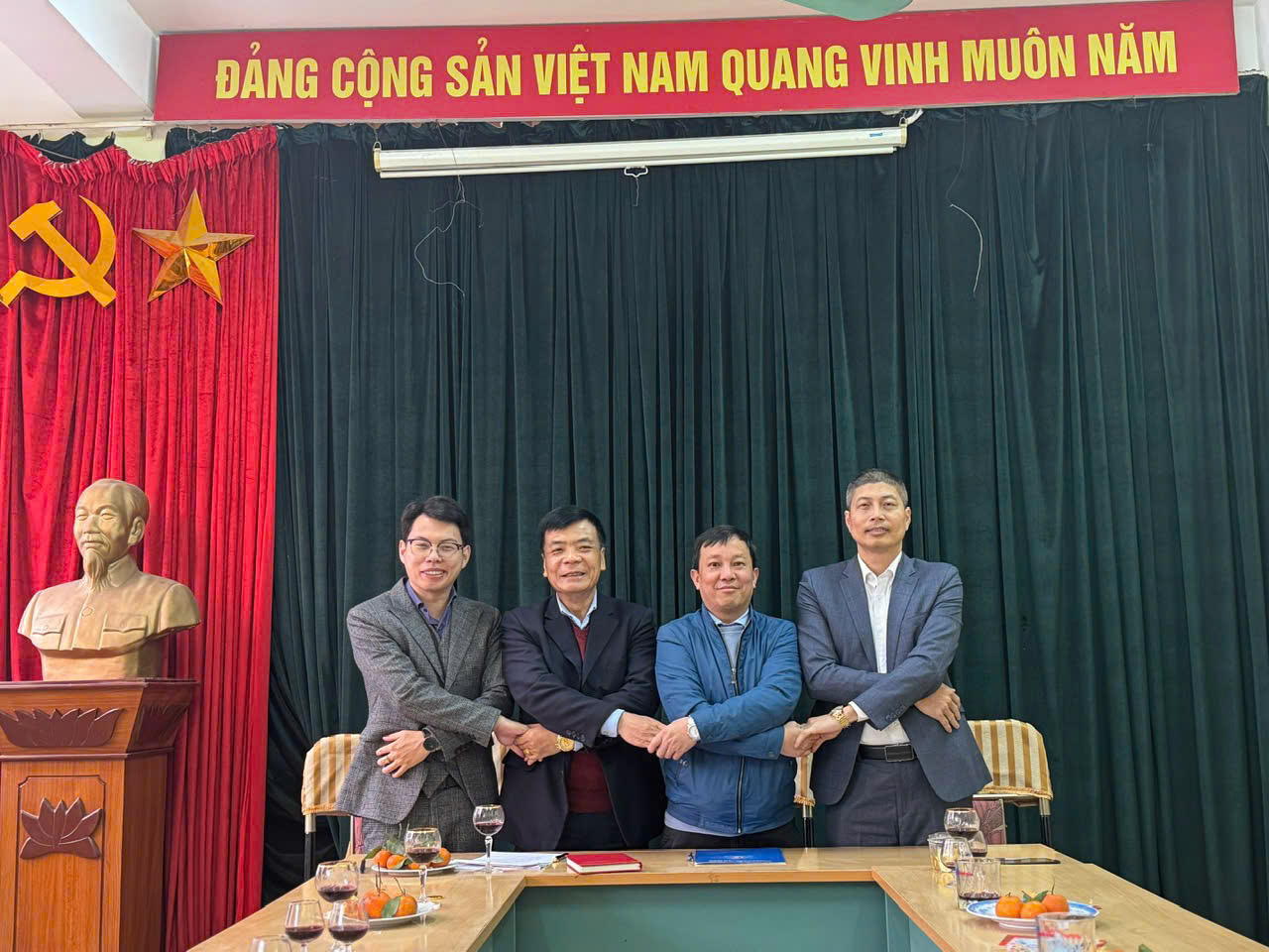 Chào năm mới 2026: Tạp chí Thanh niên cùng tuổi trẻ Việt Nam tự hào, vững tin theo Đảng