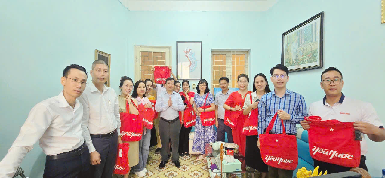 Chào năm mới 2026: Tạp chí Thanh niên cùng tuổi trẻ Việt Nam tự hào, vững tin theo Đảng