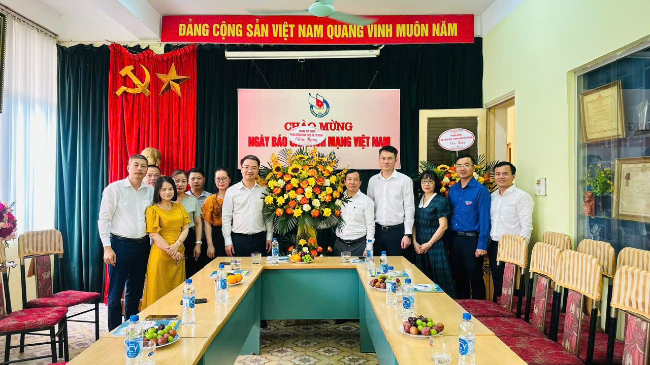 Chào năm mới 2026: Tạp chí Thanh niên cùng tuổi trẻ Việt Nam tự hào, vững tin theo Đảng