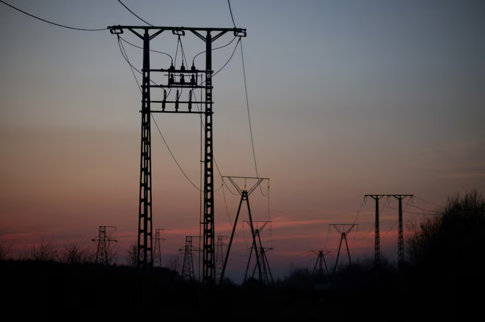 Vì sao Trung Quốc ngừng nhập khẩu điện từ Nga?