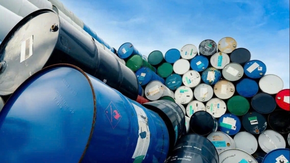 Giá xăng dầu hôm nay 31/1: Neo cao giữa lo ngại nguồn cung và biến động địa chính trị