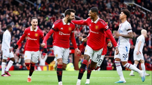 Casemiro bị đuổi khỏi sân, MU thắng nghẹt thở