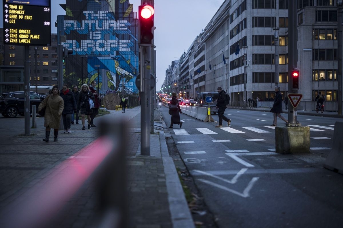 Thị trường chứng khoán thế giới ngày 27/2: Hợp đồng tương lai Dow Jones đem đến hy vọng hồi phục