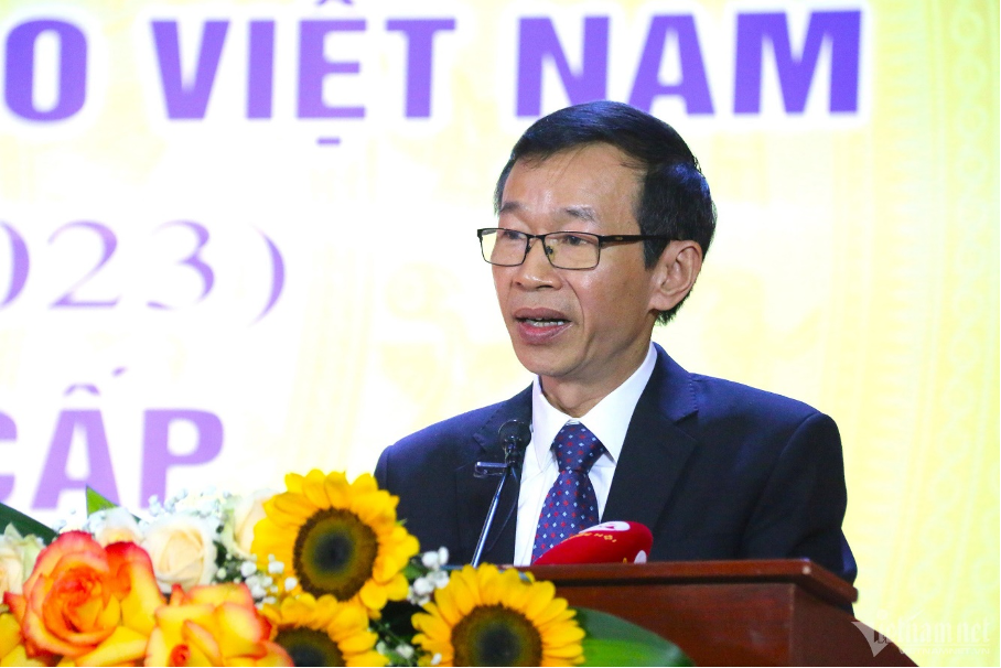 Lời nhắn nhủ truyền cảm hứng ấm áp ngày xuân từ thầy Hiệu trưởng