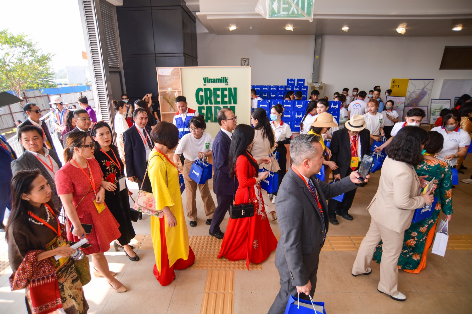 Vinamilk đồng hành cùng kiều bào trải nghiệm tuyến Metro Bến Thành - Suối Tiên