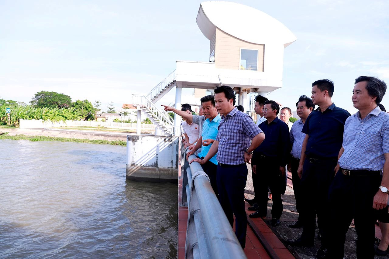 Bộ trưởng Bộ Tài nguyên và Môi trường Đặng Quốc Khánh: Đoàn kết, phát huy trí tuệ, kiến tạo vì một Việt Nam phát triển xanh, bền vững Bộ trưởng Bộ Tài nguyên và Môi trường Đặng Quốc Khánh: Đoàn kết, phát huy trí tuệ, kiến tạo vì một Việt Nam phát triển xanh, bền vững