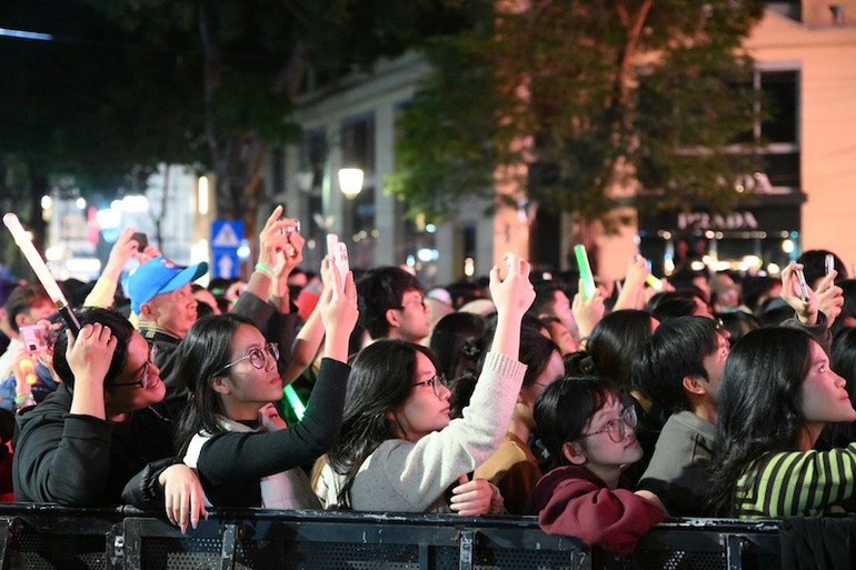 Hòa nhạc ánh sáng - Chào năm mới 2026: Điểm hẹn văn hóa của Thủ đô dịp đầu năm Hòa nhạc ánh sáng - Chào năm mới 2026: Điểm hẹn văn hóa của Thủ đô dịp đầu năm