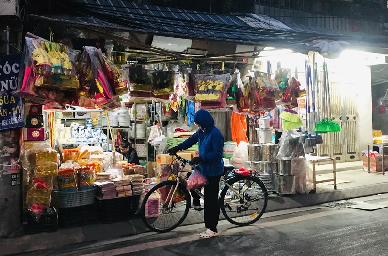 Tết ông Công ông Táo: Thói quen đốt vàng mã giảm dần