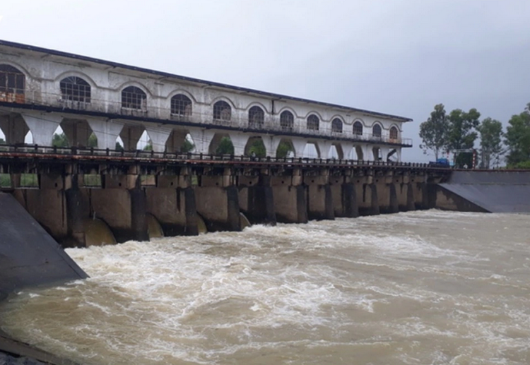 Đà Nẵng: Tập trung triển khai xây dựng công trình chống nhiễm mặn