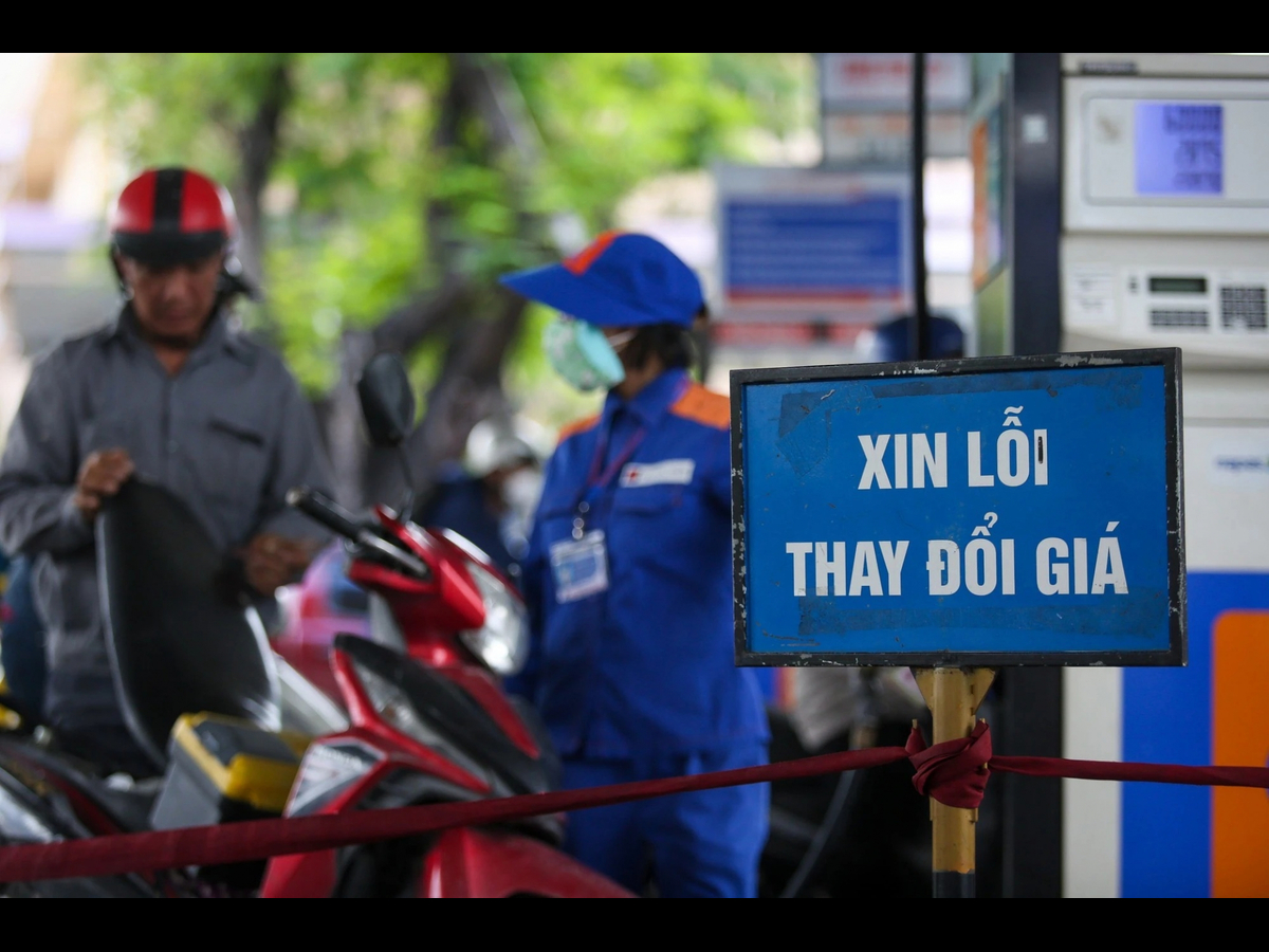 Giá xăng dầu chiều nay 12/2 dự báo tăng nhẹ, áp lực chi tiêu ngày giáp Tết