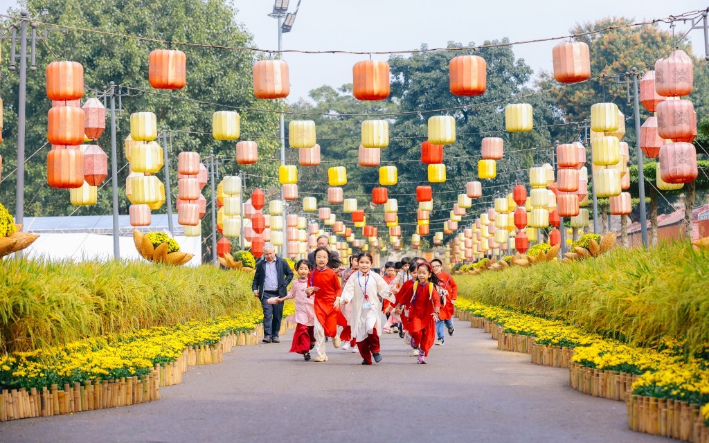Lần đầu tiên Đường hoa Tết xuất hiện tại Hoàng thành Thăng Long phục vụ du khách dịp Tết