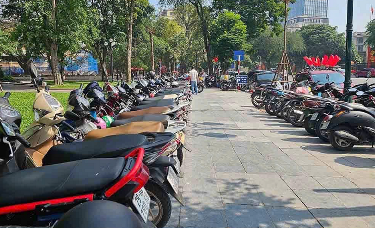 Hà Nội miễn phí gửi xe tại một số điểm phục vụ người dân vui xuân đón Tết