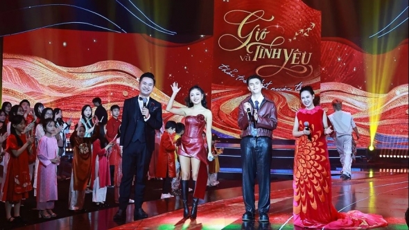 Hà Trần, Văn Mai Hương đong đầy cảm xúc trong đêm nhạc đặc biệt chào Xuân