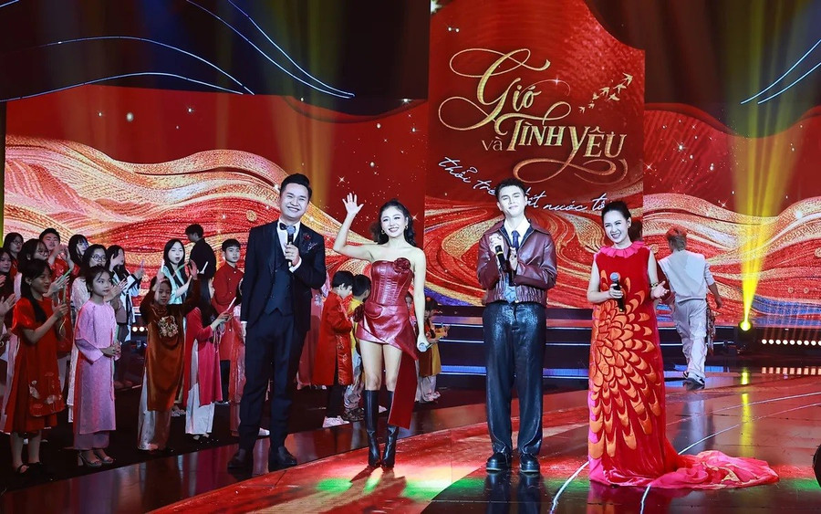 Hà Trần, Văn Mai Hương đong đầy cảm xúc trong đêm nhạc đặc biệt chào Xuân