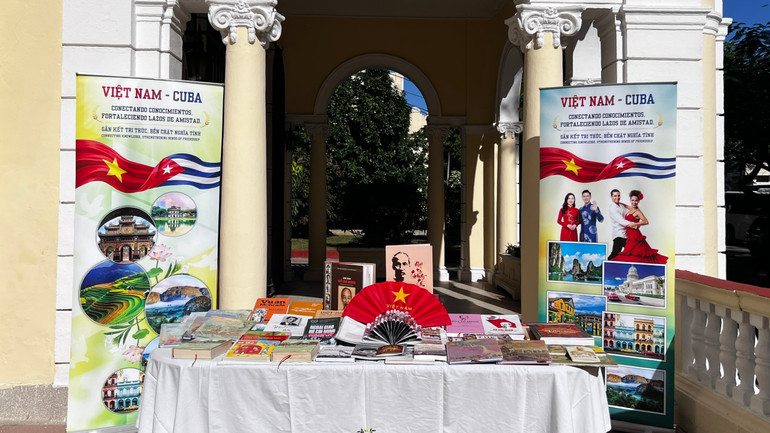 Những ngày sách không thể quên trên đất nước Cuba