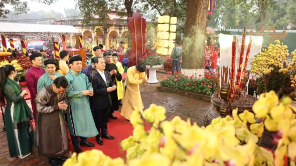 Hà Nội: Du lịch tâm linh trở thành trụ cột tăng trưởng đầu năm