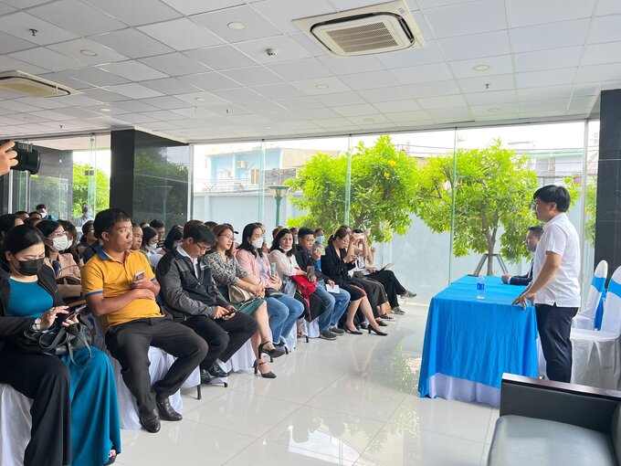 Shark Thủy và Ban Lãnh đạo Apax Leaders đối thoại với phụ huynh ở TP. Hồ Chí Minh