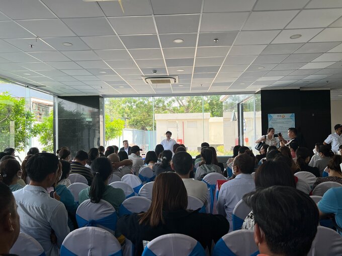 Shark Thủy và Ban Lãnh đạo Apax Leaders đối thoại với phụ huynh ở TP. Hồ Chí Minh