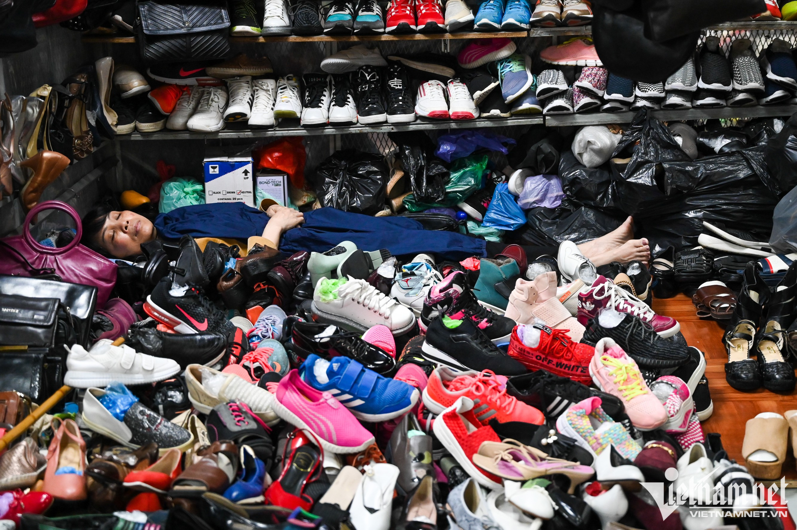 Hai khu chợ nổi tiếng của Hà Nội ế khách chưa từng thấy