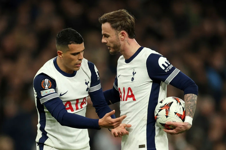 Màn đấu khẩu ‘xấu xí’ của Tottenham ở Europa League