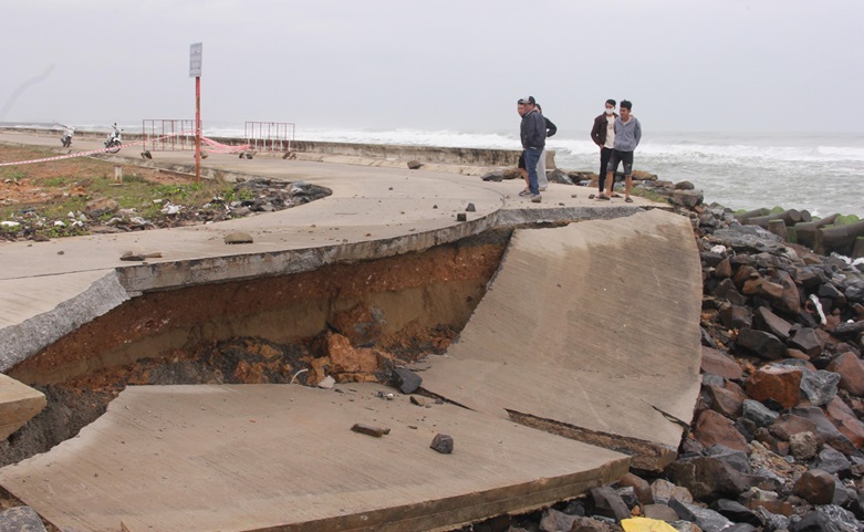 Quảng Ngãi khẩn cấp đầu tư kè chống sạt lở bờ biển xã An Phú Quảng Ngãi khẩn cấp đầu tư kè chống sạt lở bờ biển xã An Phú
