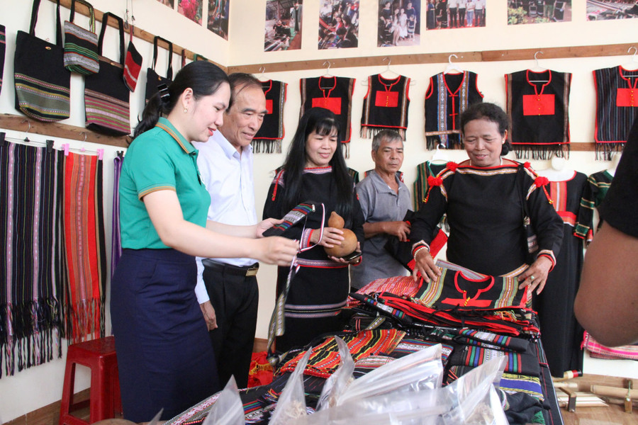 Phát triển du lịch cộng đồng bền vững bằng cách nào? Phát triển du lịch cộng đồng bền vững bằng cách nào?