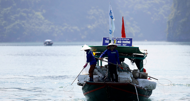 Quảng Ninh: Tập trung nguồn lực bảo vệ môi trường Vịnh Hạ Long Quảng Ninh: Tập trung nguồn lực bảo vệ môi trường Vịnh Hạ Long