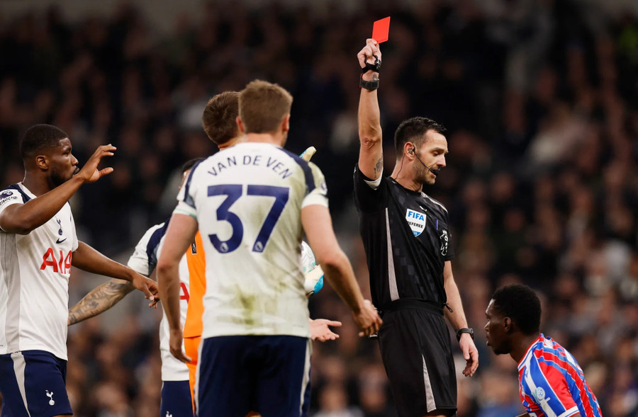 Sao Tottenham "nổi điên’ khi bị thay ra